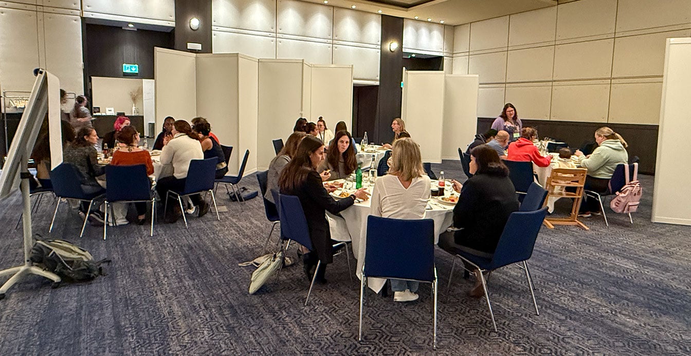 26F3-Women-In-Science-03